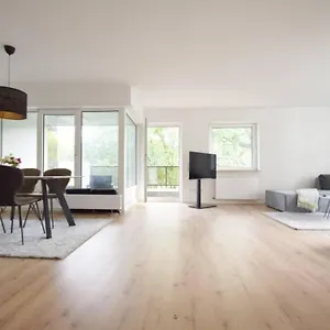 Apartment Großzügige 2-zimmer-wohnung Mit Balkon